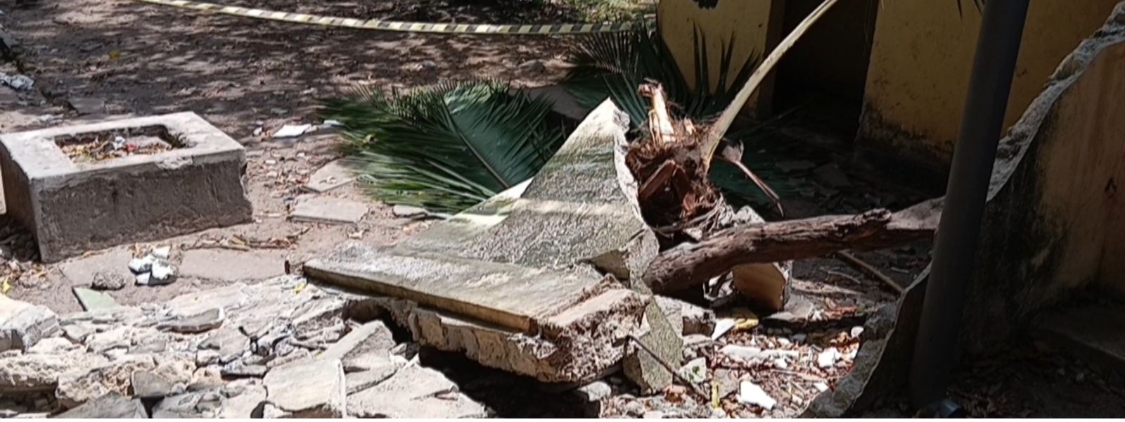 3 Students Injured as Wall Collapses